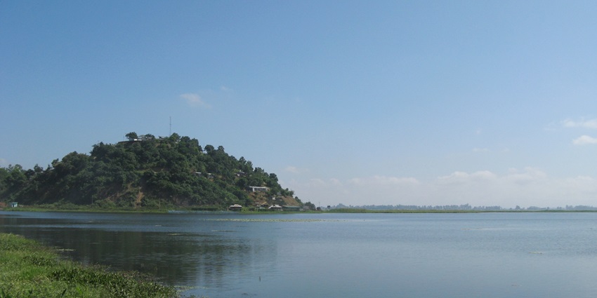 An image of Loktak Lake in Manipur, one of the famous lakes in India, with phumdis.