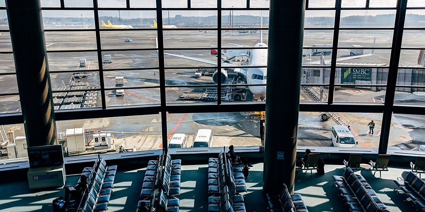 An image of the main hall of London Luton Airport, one of the airports in England.