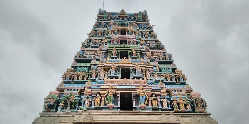 London Sri Murugan Temple is one of the renowned Hindu temples in the UK, known for its stunning Dravidian architecture