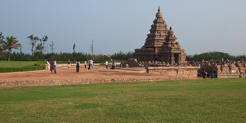 An image of the Shore Temple at Mahabalipuram, one of the best places to visit in October in South India