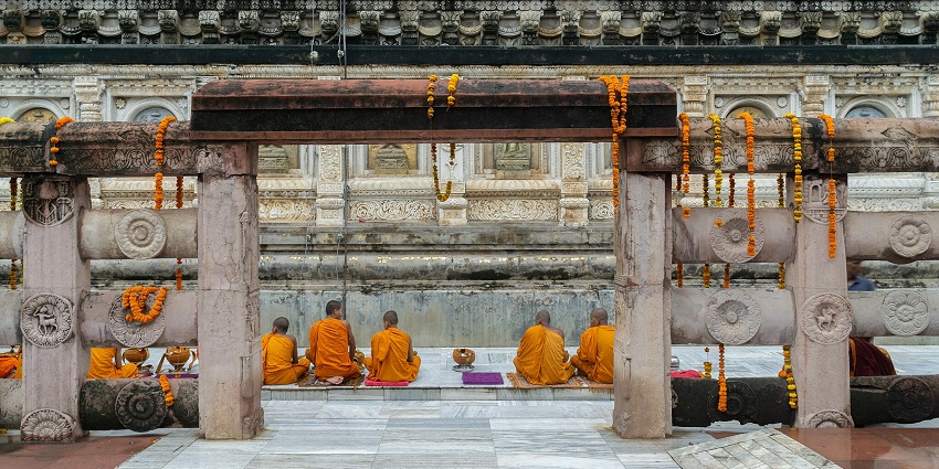 The hall where the Buddhist monks are meditating at Mahabodhi Temple.