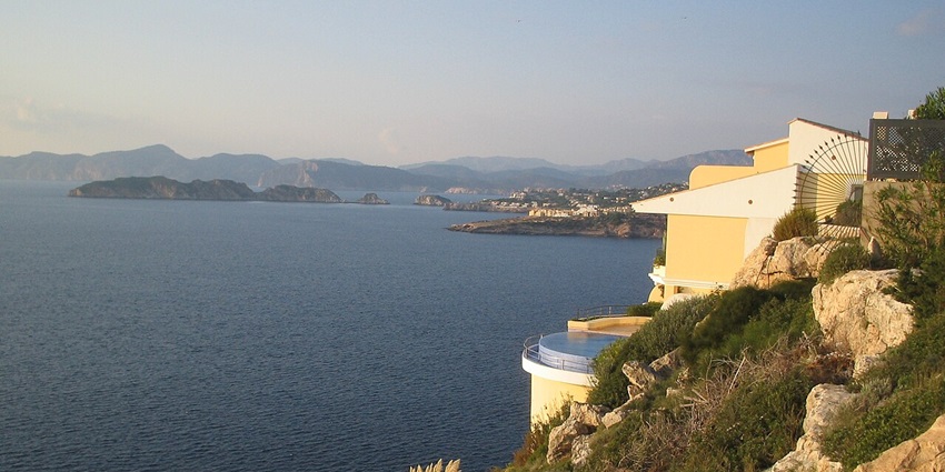 Image of Mallorca seashore from top view - Dive into the clear blue waters of Mallorca