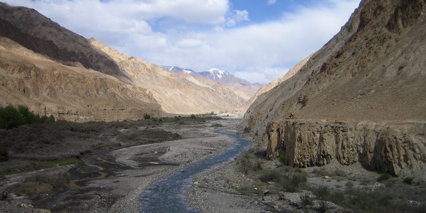 A stream flowing through rugged Markha Valley, the best place for trekking in Leh