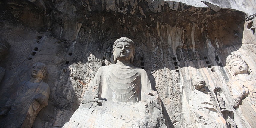 There are many Buddhist sculptures and carvings in Longmen Caves.