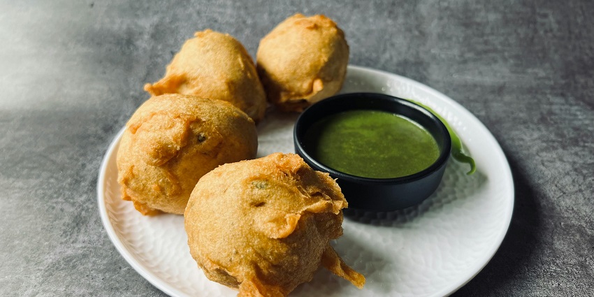 Masala Vada is a perfect snack to be had with tea.