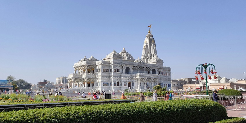 An image of the Prem Mandir in Vrindavan, one of the places to see in March in North India.