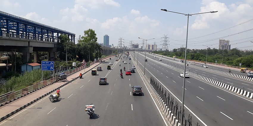 the notorious Meerut Road, one of the haunted places in Ghaziabad.