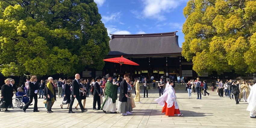 Peaceful Tokyo shrine dedicated to Emperor Meiji and Empress Shoken, among the best temples in Japan to visit