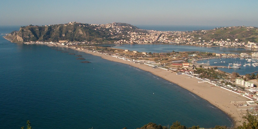 Breathtaking top view at one of the prettiest Naples beaches