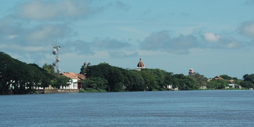 Celebrate Valentine’s Day in Colombia with river sunsets, colonial charm, and live jazz.
