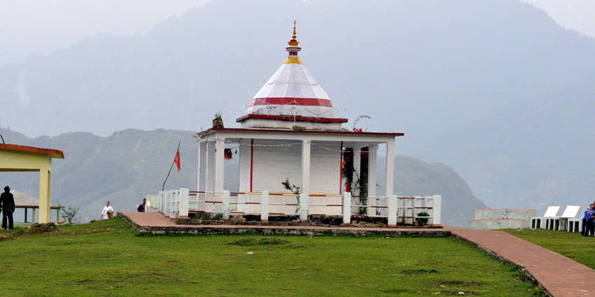 An image of the Nanda devi temple in Munsiyari, a hill station in the Himalayas to relax