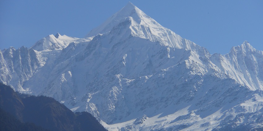 An image of a close-up of Panchchuli covered in snow from Munsiyari in Uttarakhand