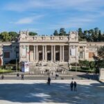 An image of the front view of the iconic National gallery of modern art in Rome.