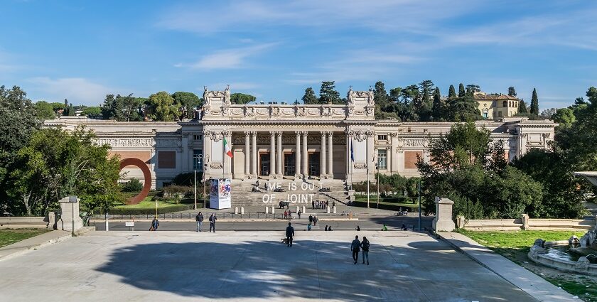 An image of the front view of the iconic National gallery of modern art in Rome.