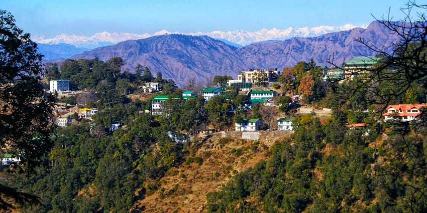 An image showing the breathtaking landscape of Mussoorie, Uttarakhand, on a winter morning.