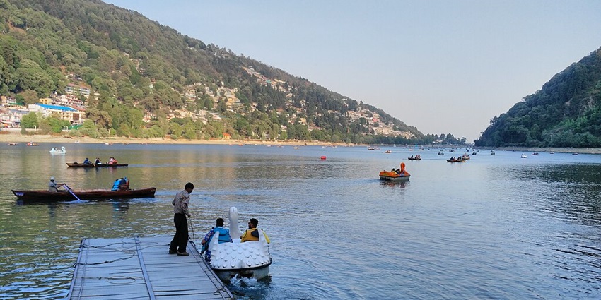 Places to visit in Uttarakhand this August feature Nainital with its pleasant weather.