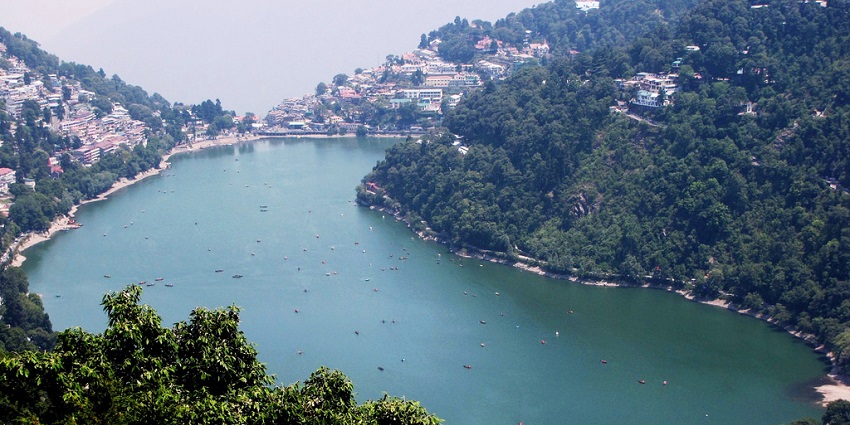 Nainital’s beautiful lakes and lush hills make it a romantic place to visit for couples in India