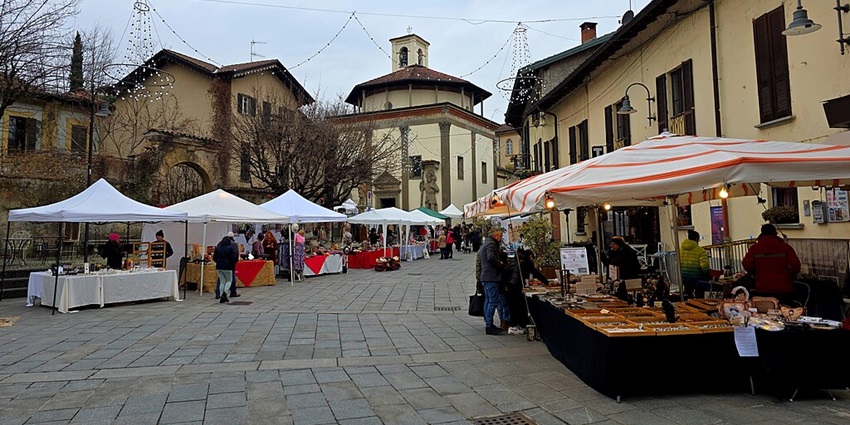 Navigli Antique Market offering antique collection stalls being displayed on the streets.