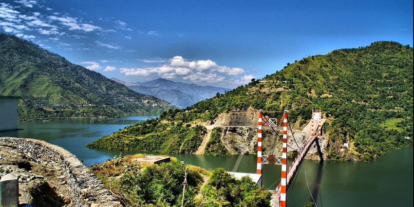 Tehri lake to be visited while you explore New Tehri.