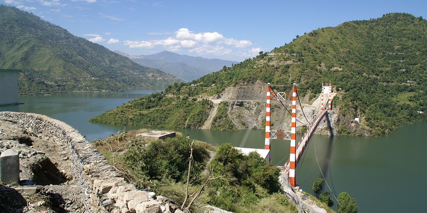 New Tehri is one of the best places to visit near Kanatal.