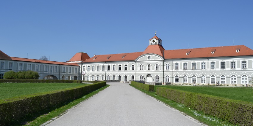 An image showing the famous Schloss Nymphenburg, a stunning historical palace in Munich