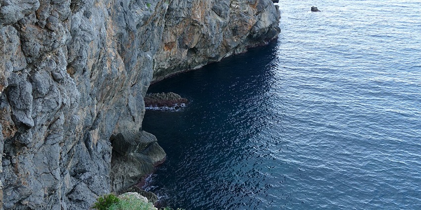 Scuba Diving Mallorca: Visit Octopus Dive Center - Located in Port de Sóller, Northwestern Mallorca