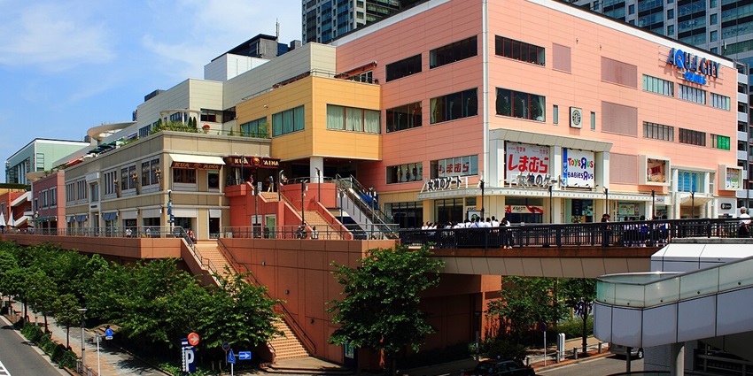 Tokyo’s futuristic island with theme parks, shopping, and attractions.