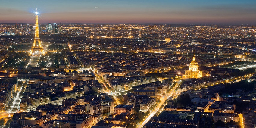 Sceic image of the paris city during evening time, a majestic view of the city