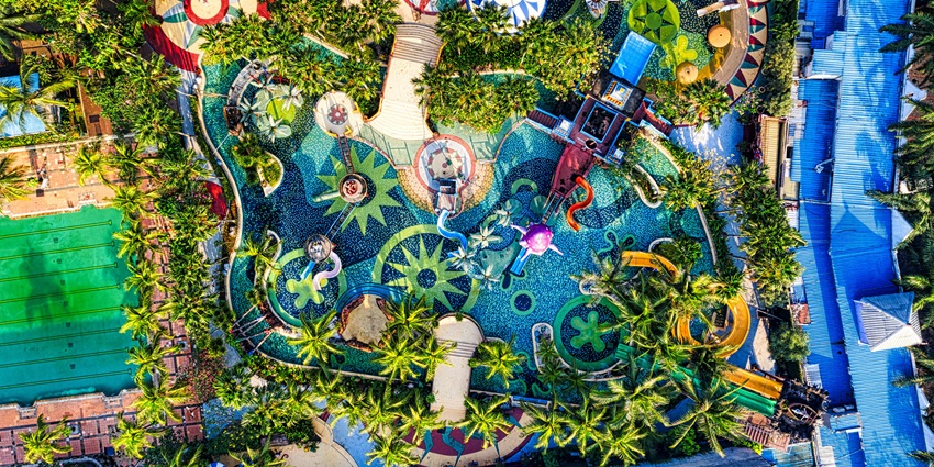 Carry suitable clothes when visiting Lotte Water Park