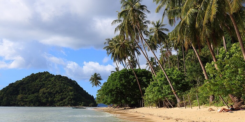 Tropical paradise with pristine beaches, limestone cliffs, and clear waters, among the famous Philippines islands
