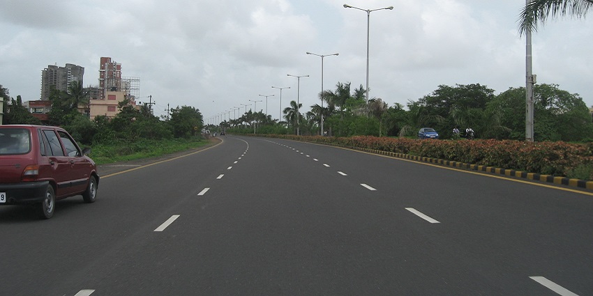 A view of Palm Beach Road, one of the best places to visit near Kharghar