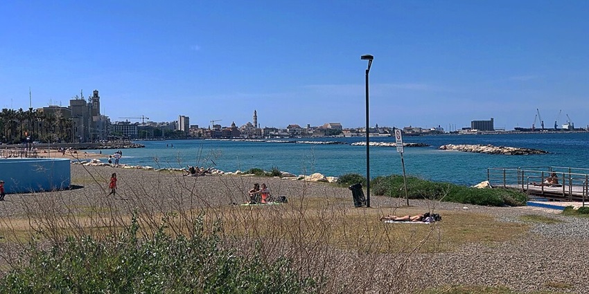 The scenic beauty of Pane e Pomodoro Beach, one of the aesthetic beaches in Bari.