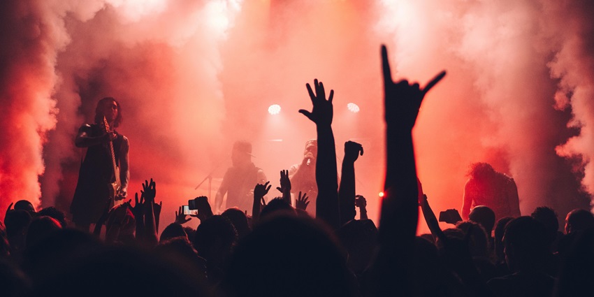 An image of crowd enjoying the Marbella nightlife on DJ similar to Pangea atmosphere