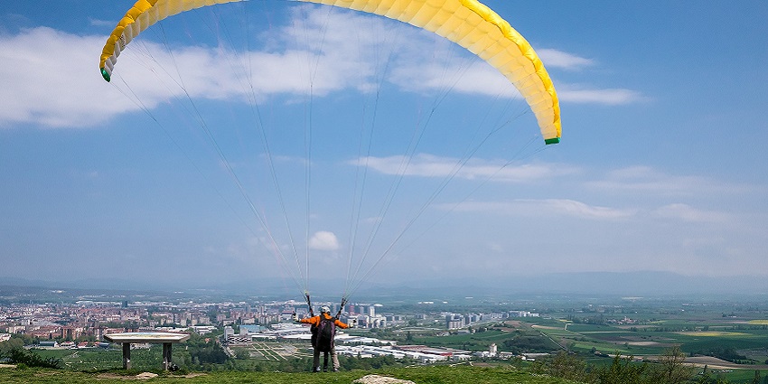 Soaring heights in one of the best adventure sports in India.