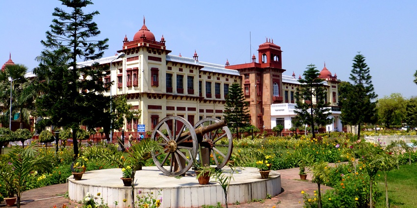 The enormous view of the Museum with a huge collection of artefacts showcasing Bihar's cultural and historical heritage, highlighted in Patna city guide.