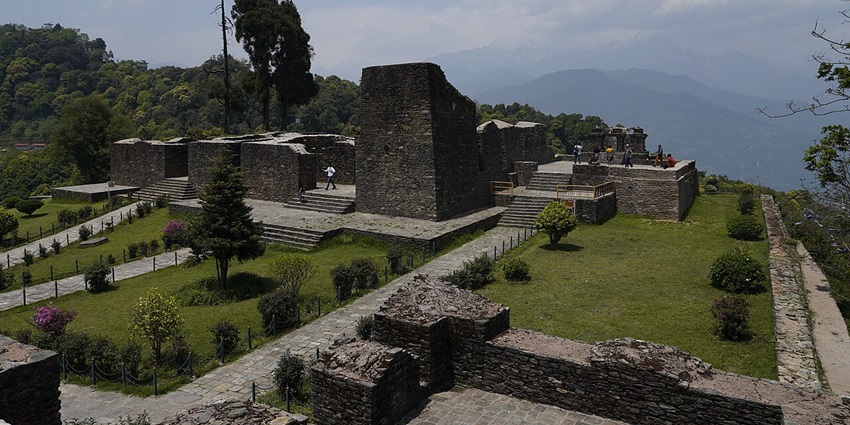 An image of the palace and the monastery in complete ruins in Sikkim near Pelling