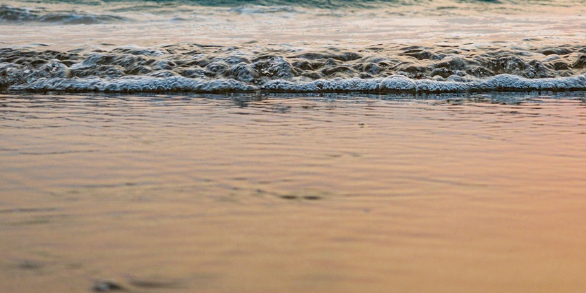 Pinedo Pueblo Beach is a beautiful coastal gem which offers breathtaking sunsets.