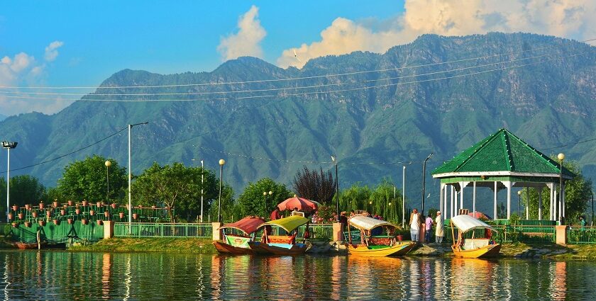 A beautiful view of Dal Lake, a place to visit in India in March, April.