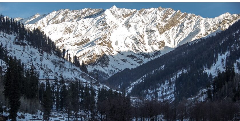 An image of Manali, a well-known spot among Places to visit in May in India with friends.