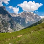 An image of Manali, one of the popular places to visit in May in North India.