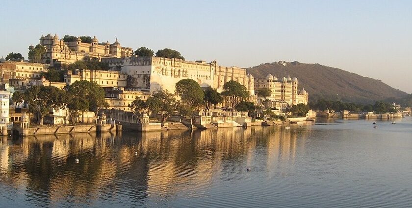 A stunning view of Udaipur’s Lake Pichola, one of the best places to visit in September in India for couples.