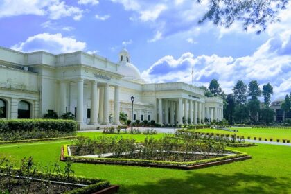 : Image of Indian Institute of Technology Roorkee campus with beautiful surroundings