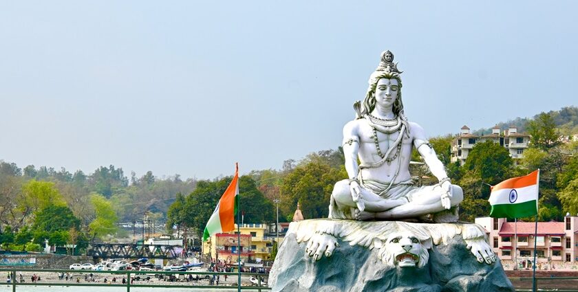 An image of Lord Shiva on the banks of Ganga, Rishikesh, one of the places to visit in India