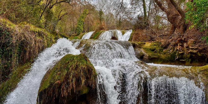 An image of a waterfall that resembles the Pöllatfall, a famous site to visit.