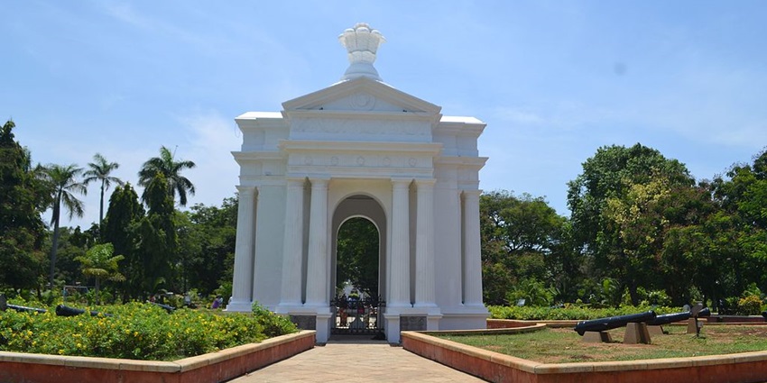 An image of a heritage site at Pondicherry built by the French during their invasion of India.