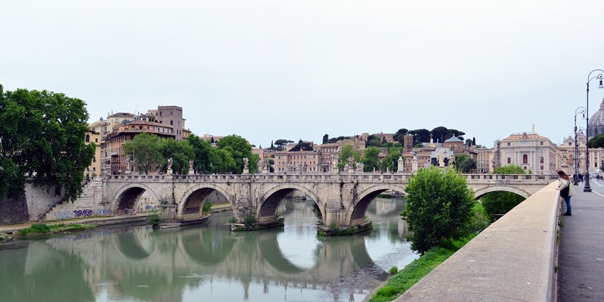One of the best places for a proposal on Valentine's Day in Rome.
