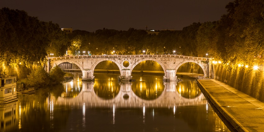 Ponte Sisto, a must-visit bridge to experience the peaceful side of Rome Nightlife.
