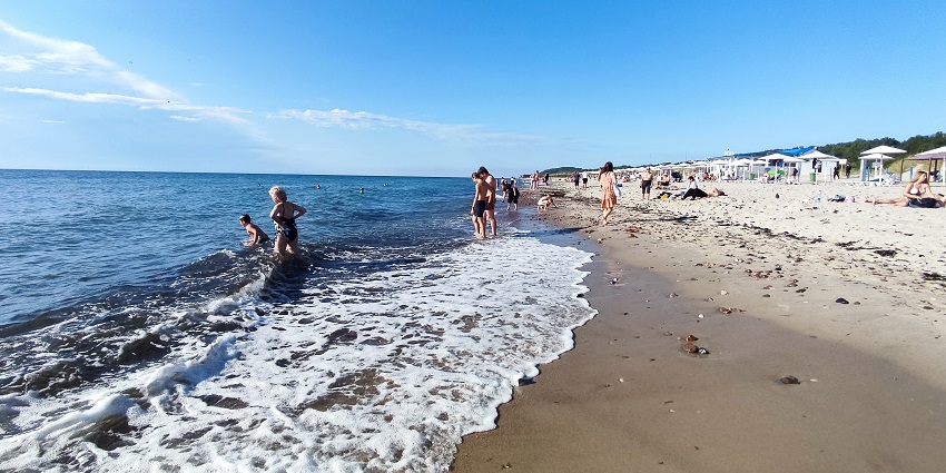 Promenade is among the best nude beaches in Russia featuring golden sands and tranquil surroundings.