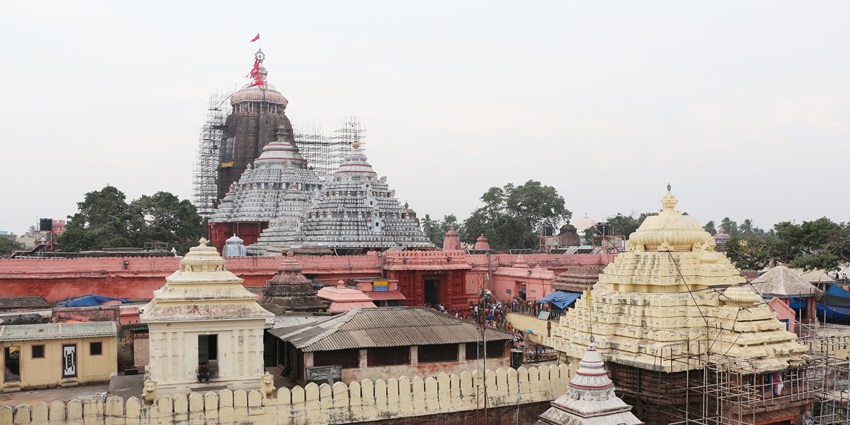 An entire view of the area of the famous Jagannath Temple in Puri located in Orissa