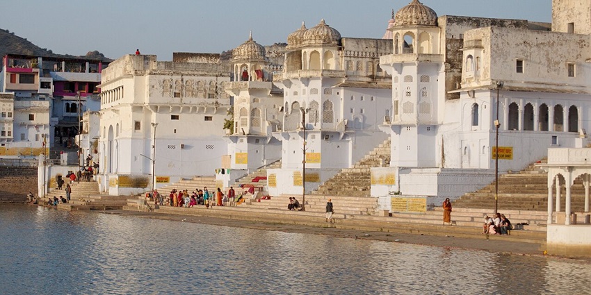 An image of Ghats on the Pushkar Lake in Rajasthan, one of the good places to visit in April.